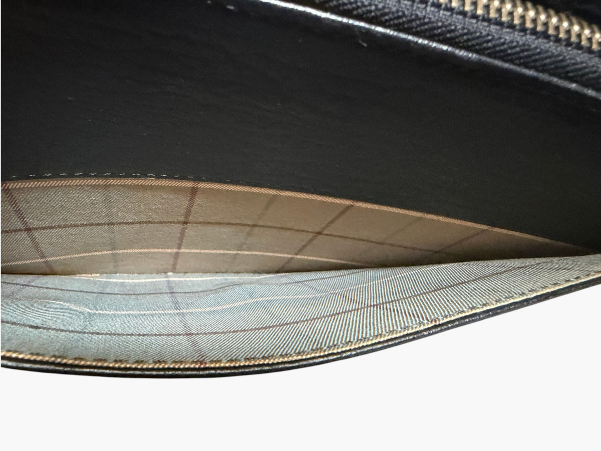 Vintage Burberrys of London Black Grained Leather Clutch with Nova Check Lining, image 16 of 16