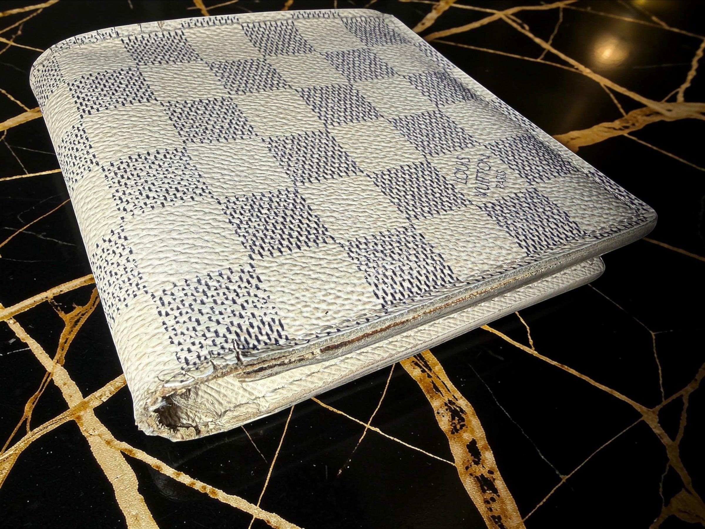 Louis Vuitton Portefeuille Damier Azur Marco Wallet