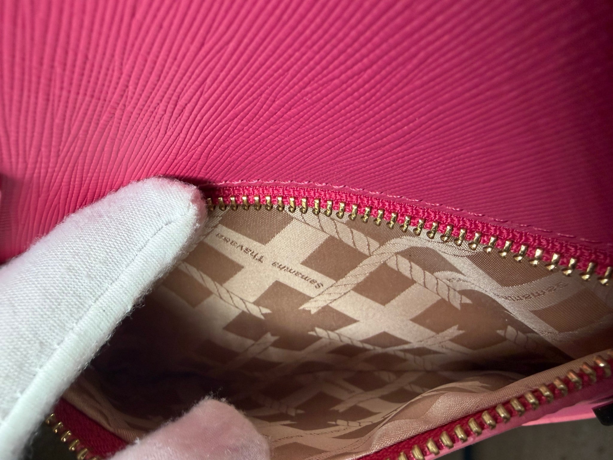 Samantha Thavasa pink leather structured convertible top handle crossbody handbag