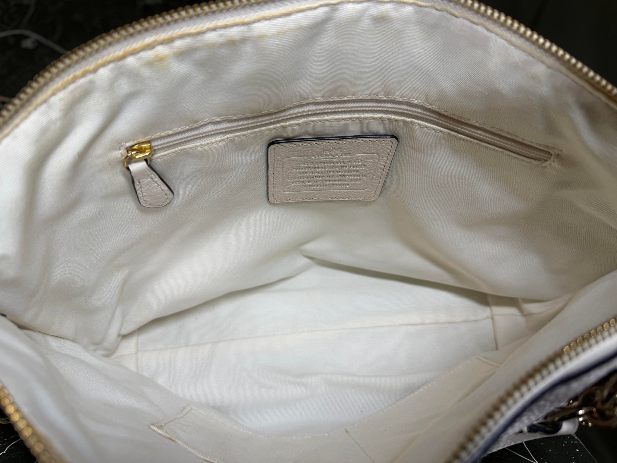 Sac cabas zippé City en cuir grainé blanc cassé Coach
