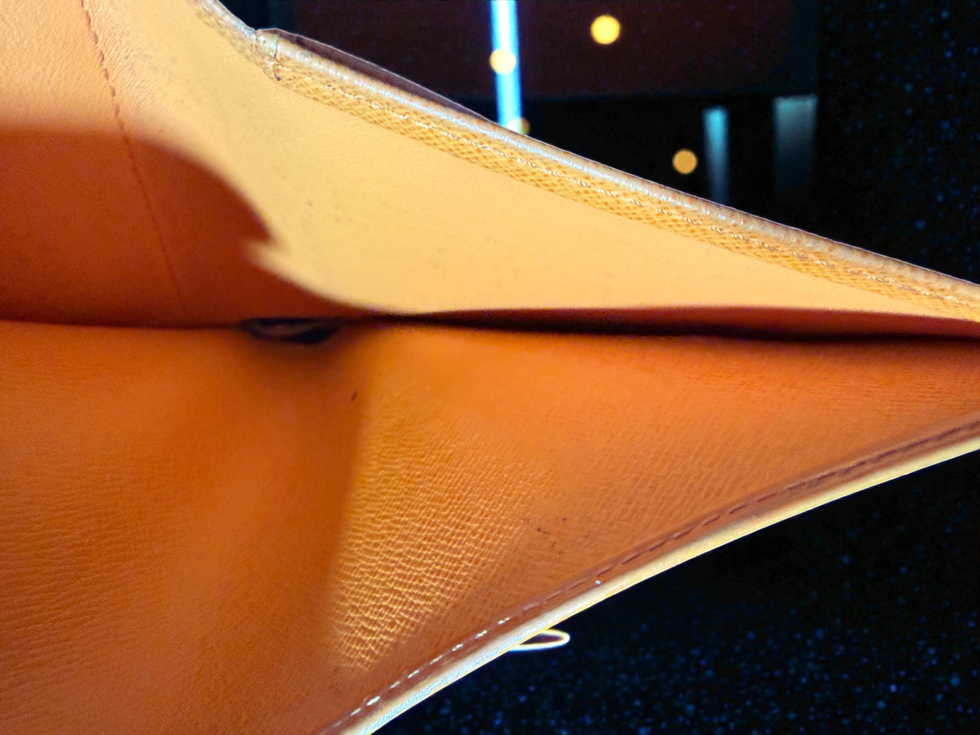 Louis Vuitton Kompakte Brieftasche aus Epi Leder