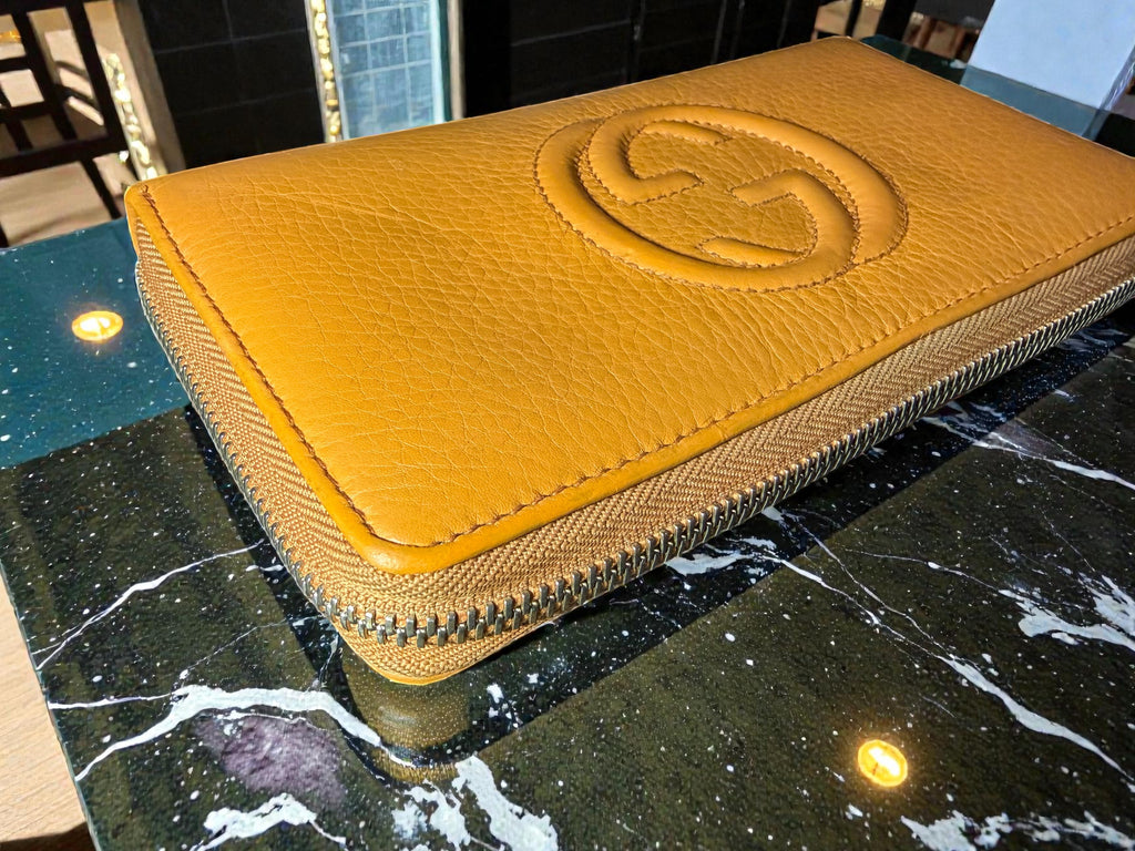 Portefeuille en cuir orange Gucci Soho