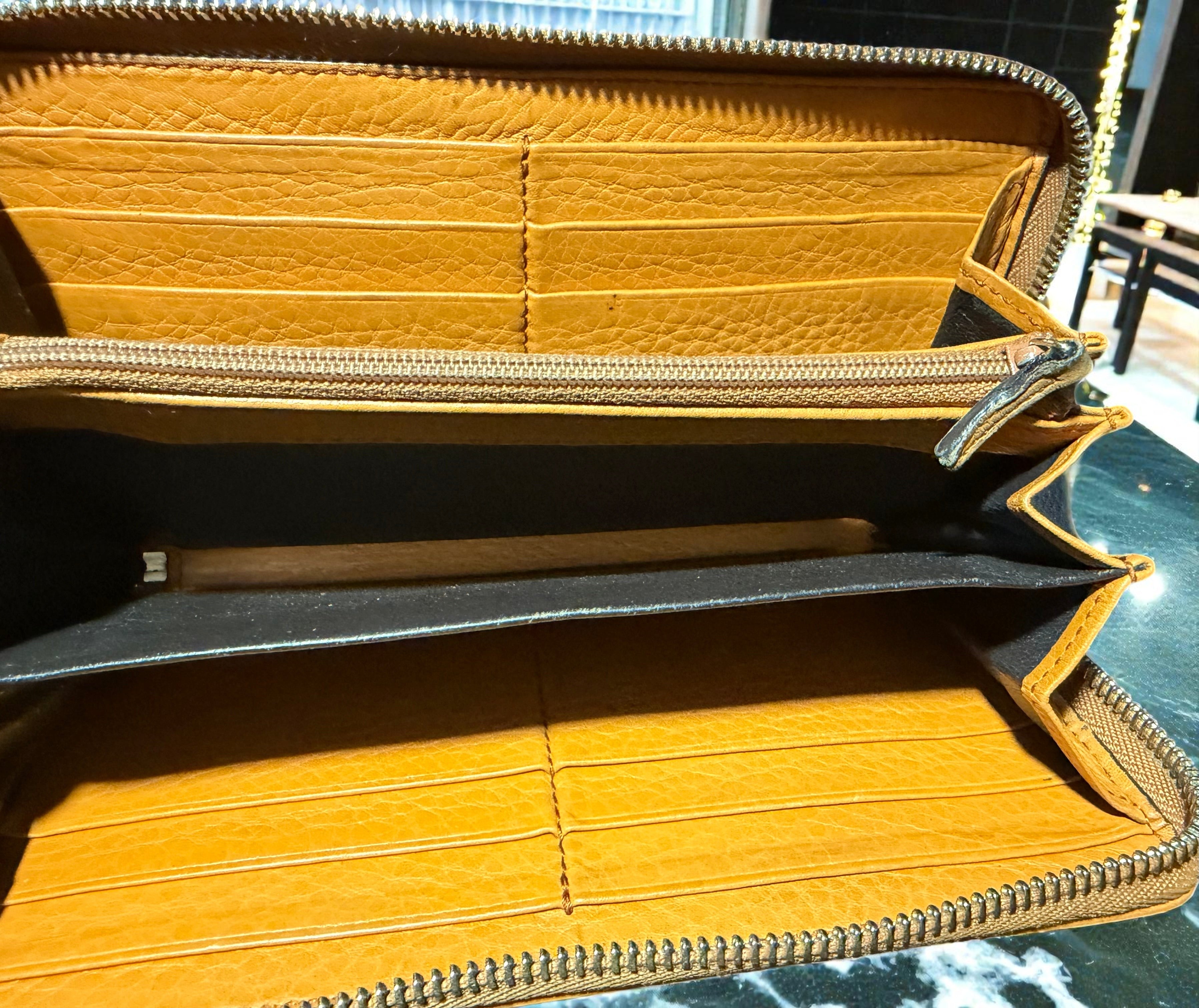 Portefeuille en cuir orange Gucci Soho