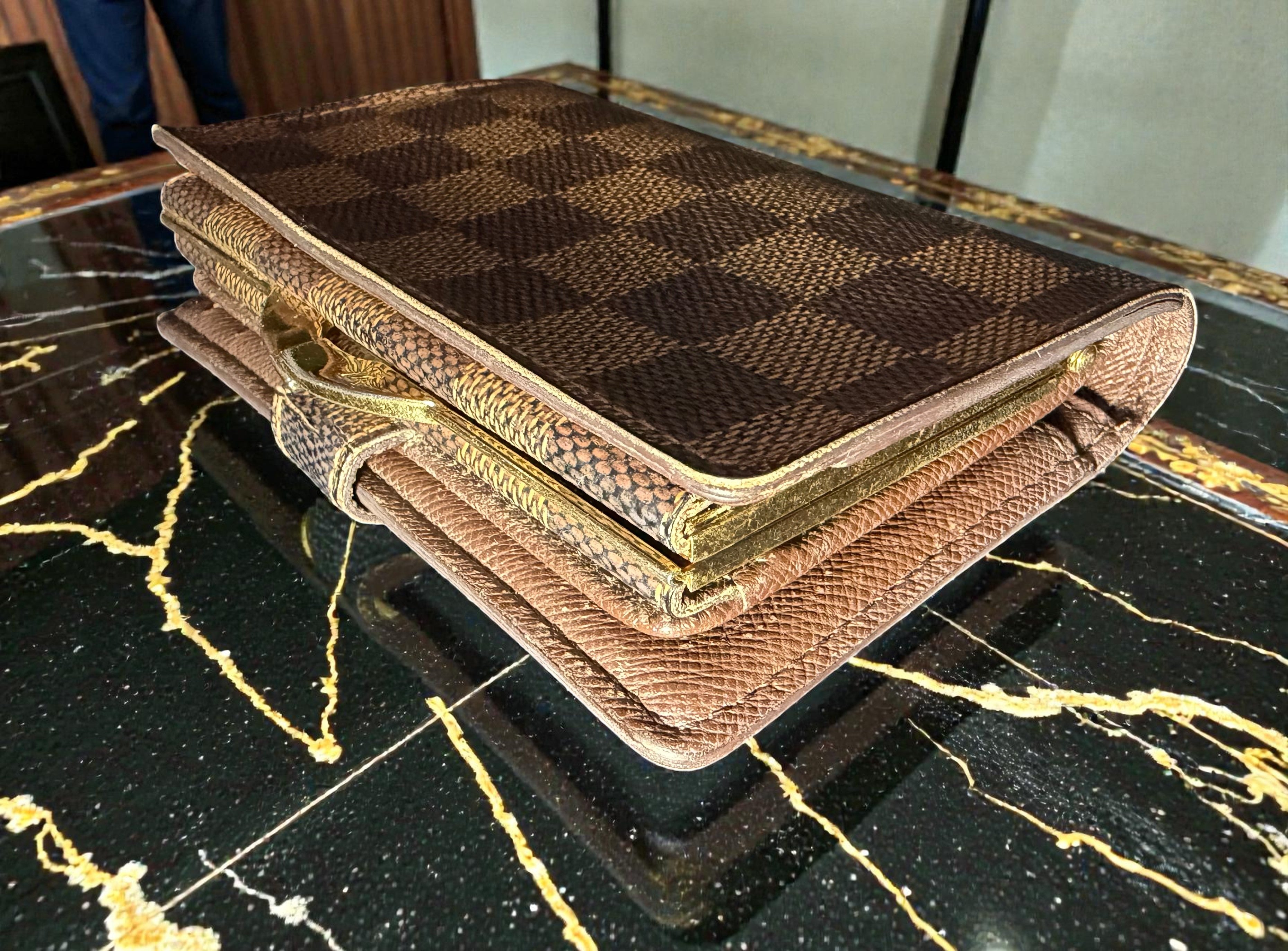 Louis Vuitton Damier Ebene Portefeuille Viennois Kiss Lock Wallet