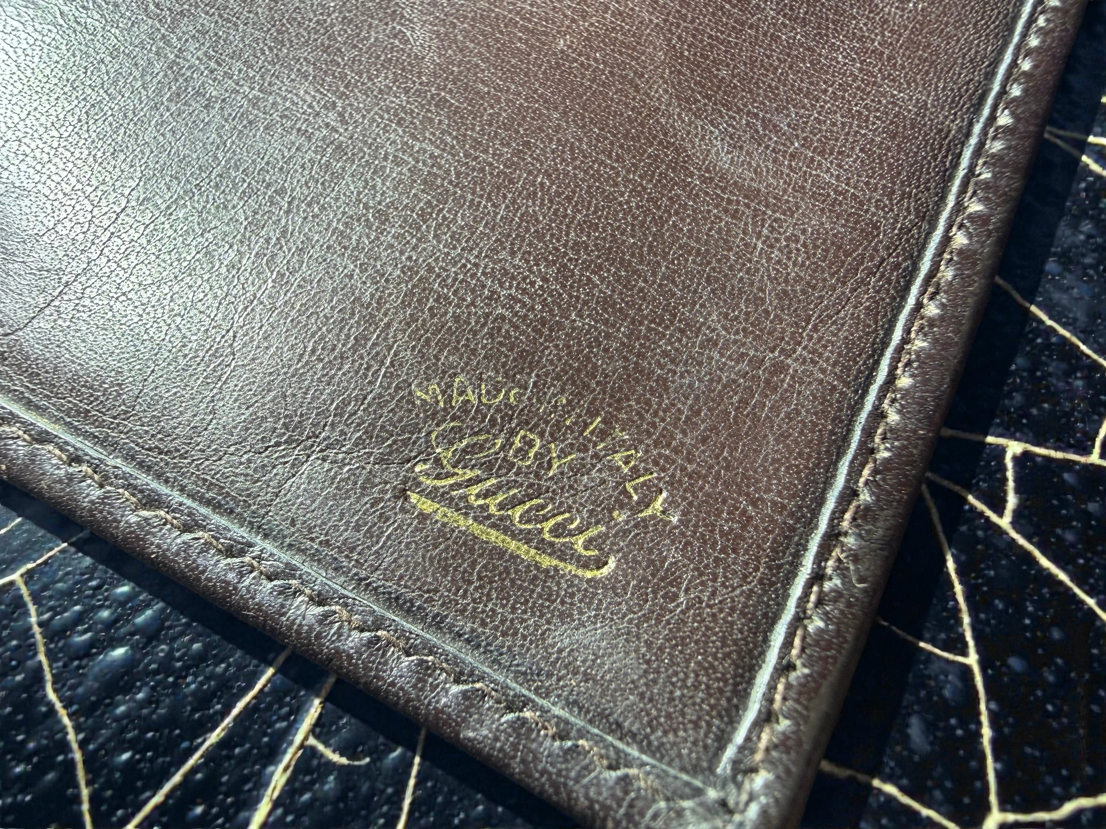 Gucci Square G Muster Vintage Zweifach-Geldbörse aus Wildleder und Leder