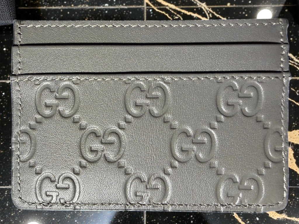 Gucci GG Emblem Kartenetui aus grauem Leder