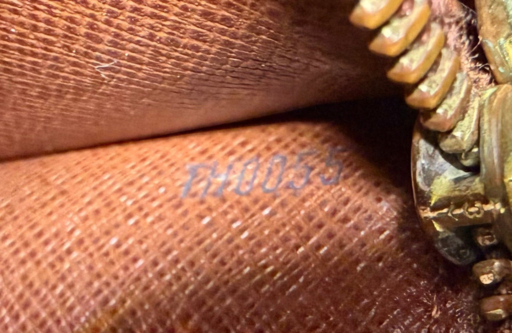 Louis Vuitton Portefeuille Sarah Monogram Wallet