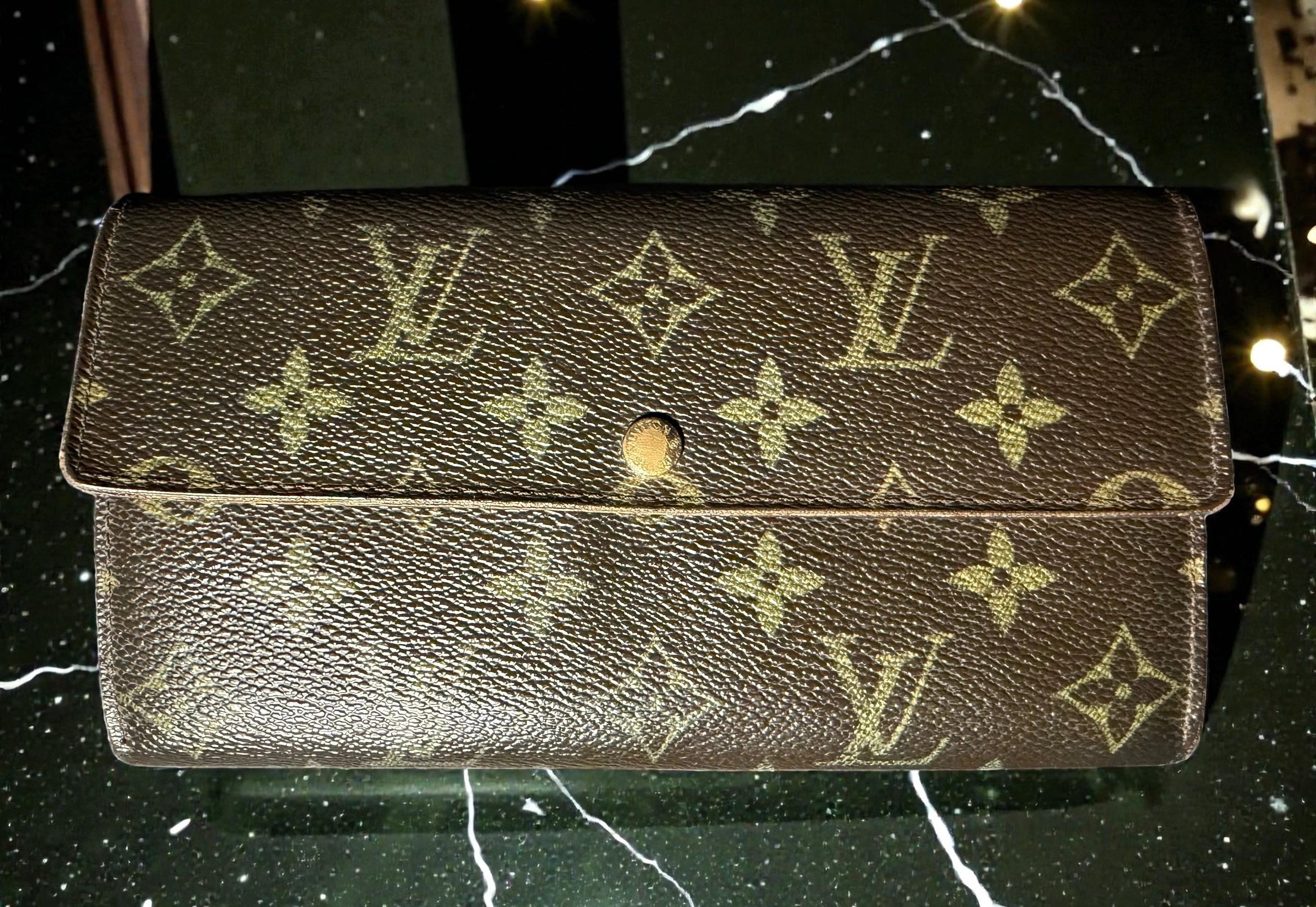 Louis Vuitton Portefeuille Sarah Monogram Wallet