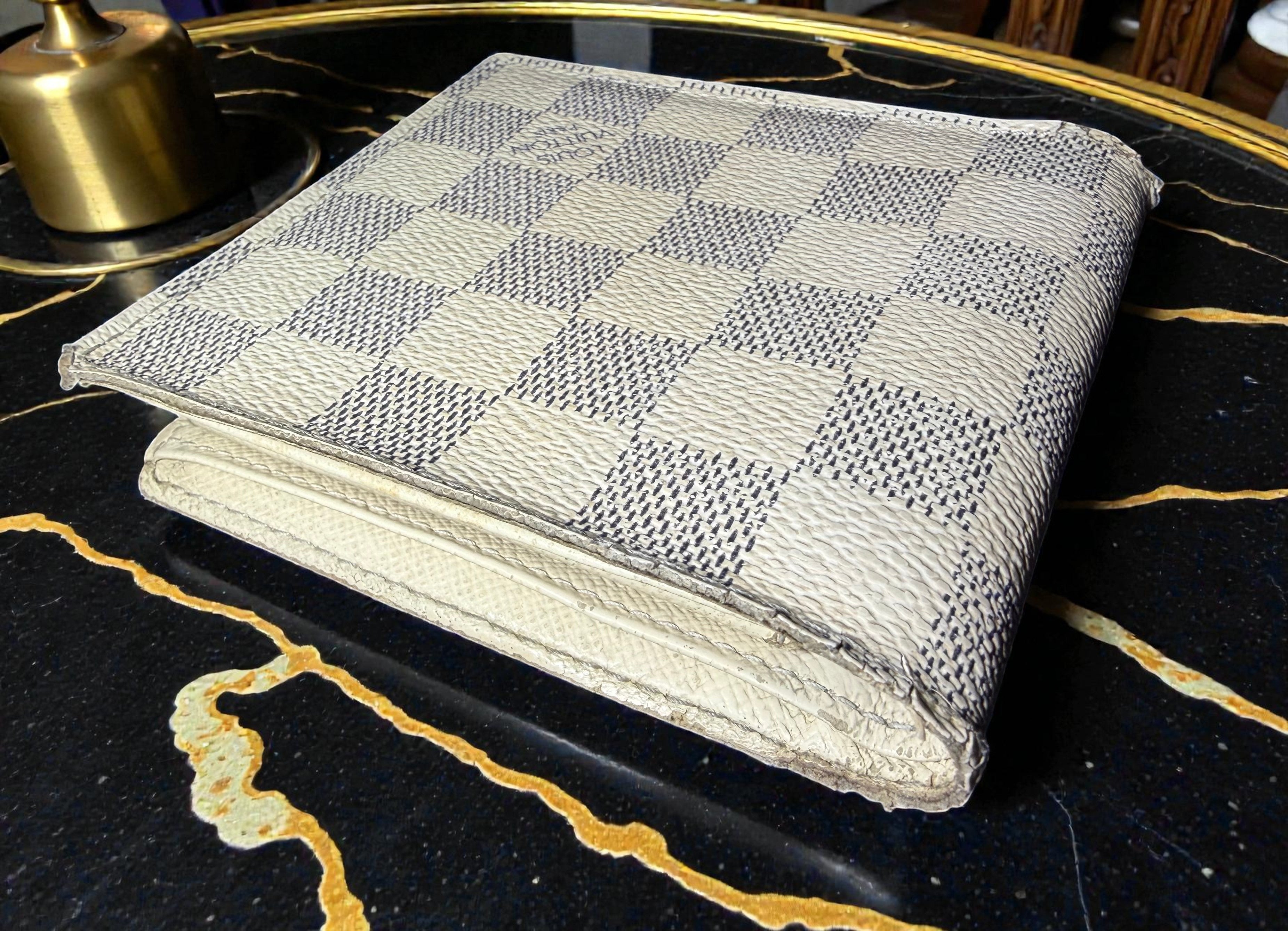 Louis Vuitton Portefeuille Damier Azur Marco Wallet