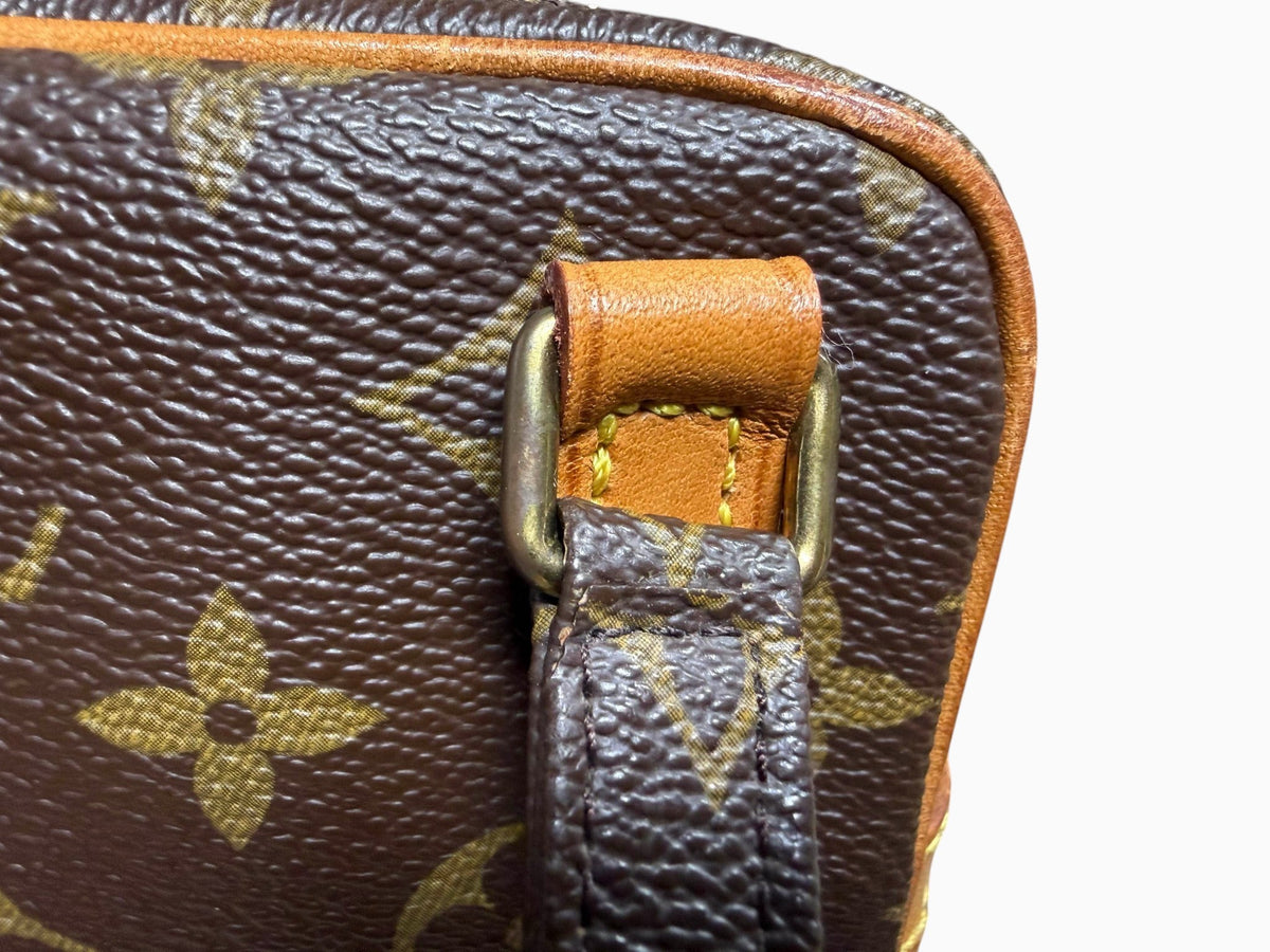 newtoyouluxuries vintage Louis Vuitton Pochette Marly monogram canvas bag with tan vachetta leather trim and hardware