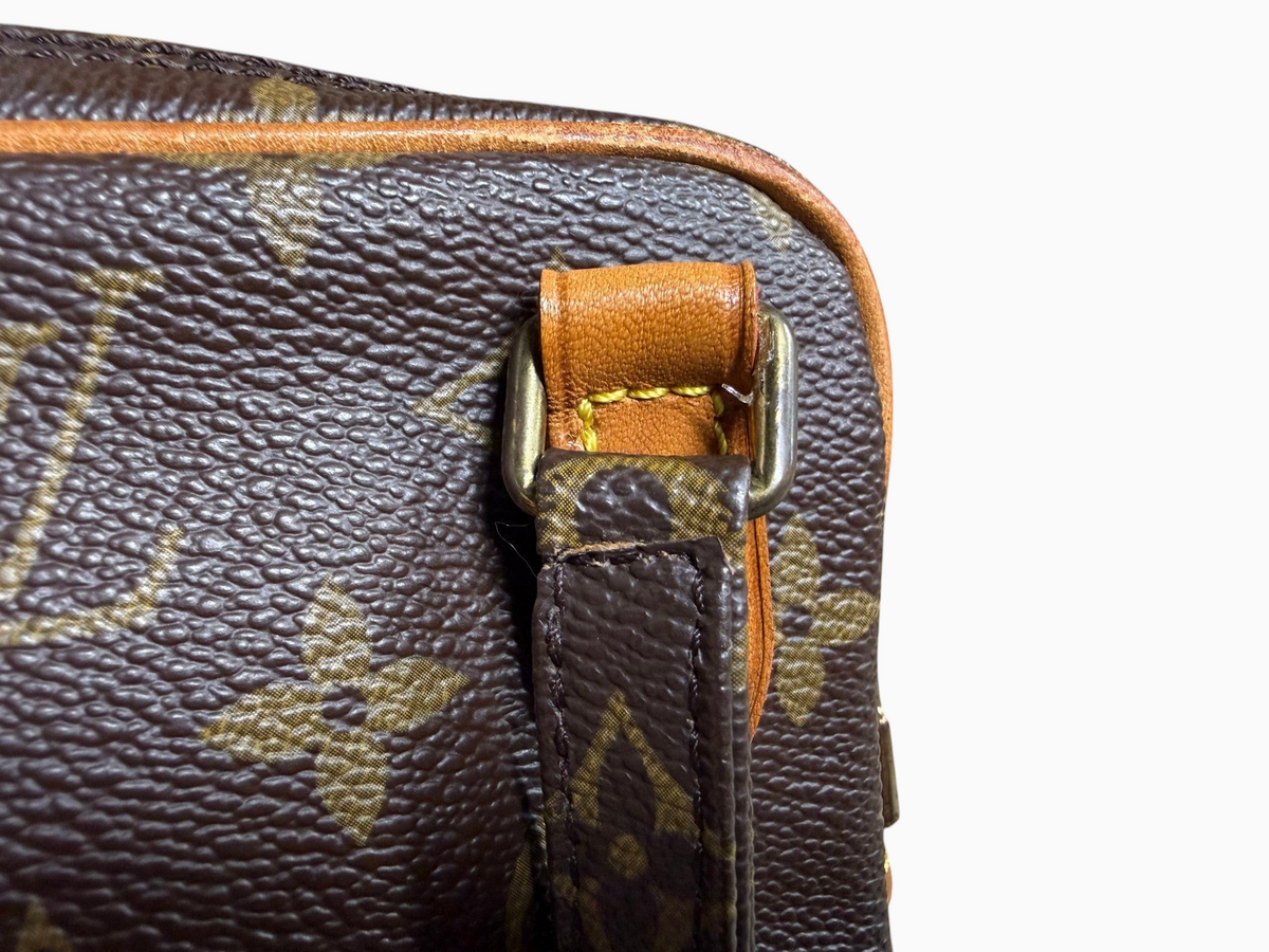 newtoyouluxuries vintage Louis Vuitton Pochette Marly in monogram coated canvas with tan vachetta leather trim and hardware