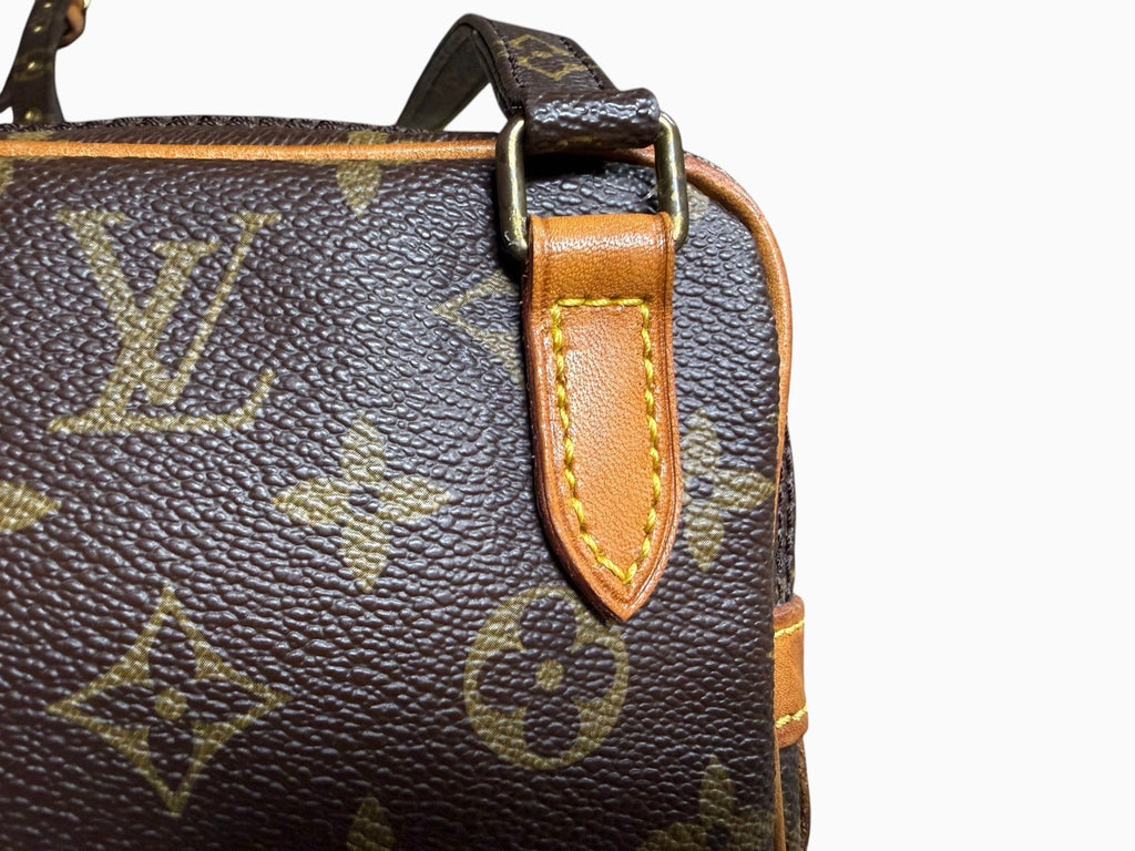 newtoyouluxuries vintage Louis Vuitton Pochette Marly in monogram coated canvas with tan vachetta leather trim