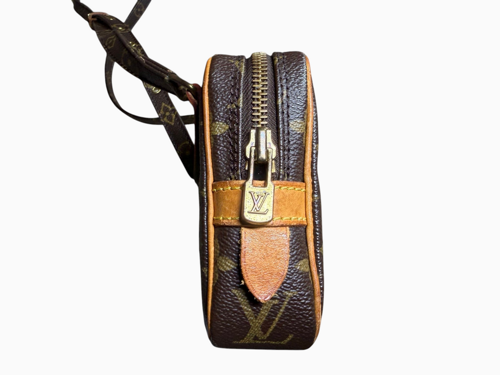 newtoyouluxuries vintage Louis Vuitton Pochette Marly crossbody bag in monogram canvas with tan vachetta leather trim